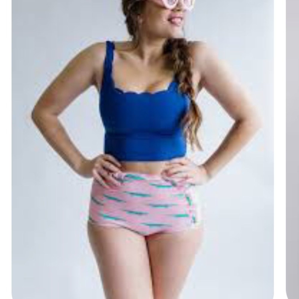 Kortni Jeans blue scalloped swim top size small